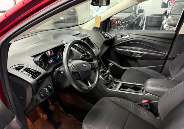 FORD Kuga 1.5 EcoBoost 2x4 Titanium
