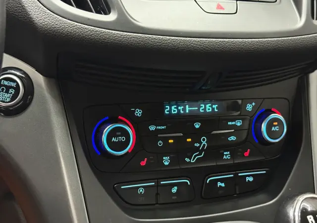 FORD Kuga 1.5 EcoBoost 2x4 Titanium