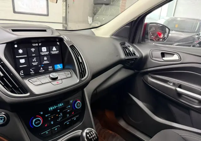 FORD Kuga 1.5 EcoBoost 2x4 Titanium