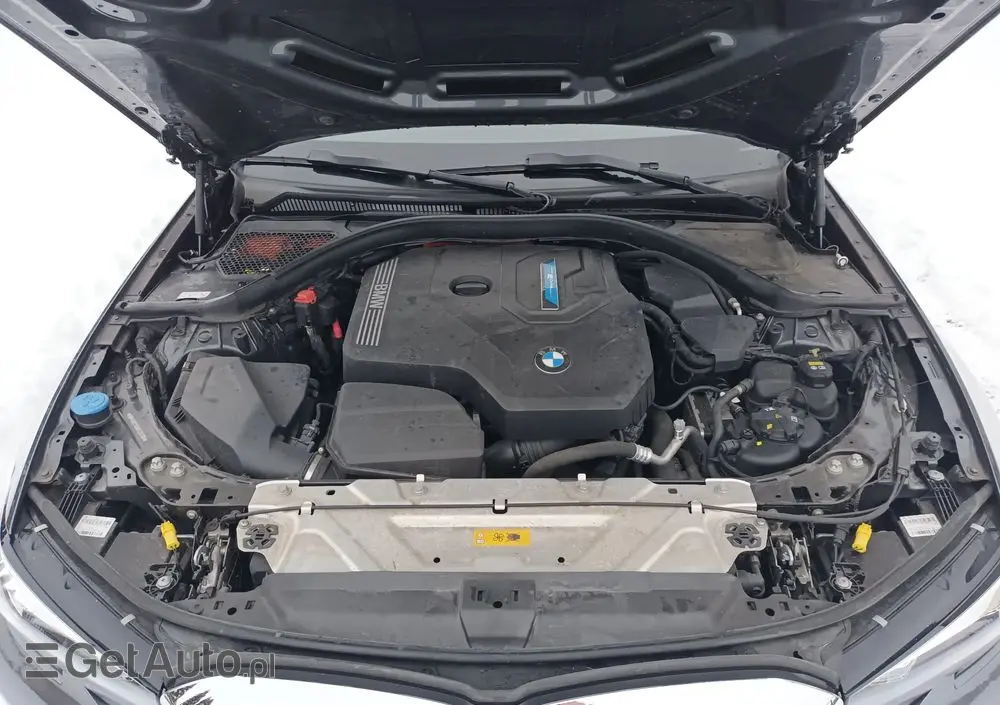 BMW Seria 3 330e xDrive