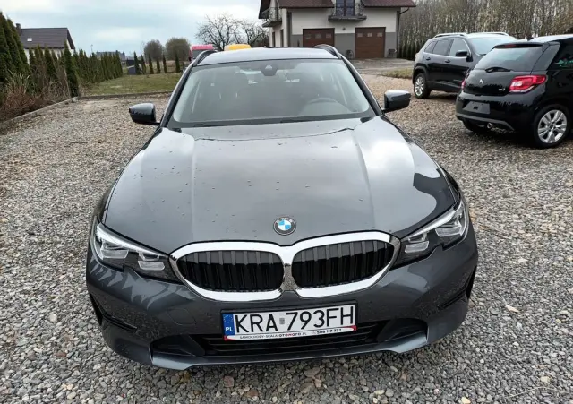 BMW Seria 3 330e xDrive