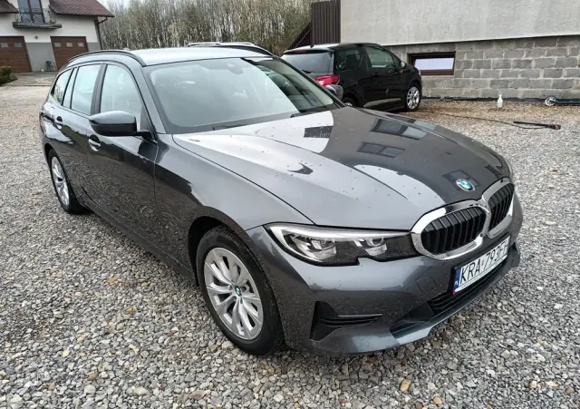 BMW Seria 3 330e xDrive