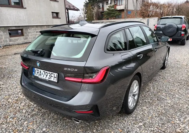 BMW Seria 3 330e xDrive