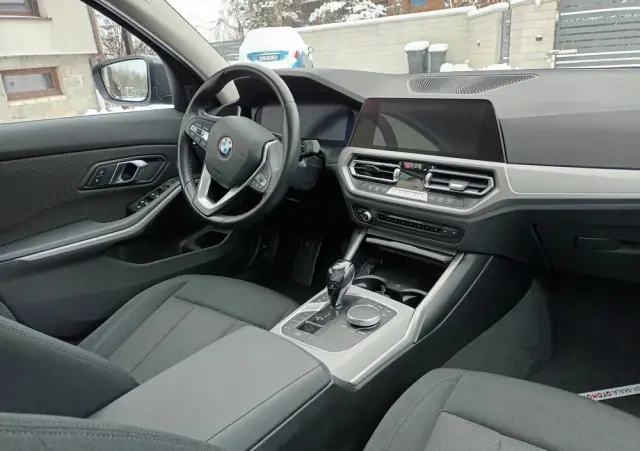 BMW Seria 3 330e xDrive