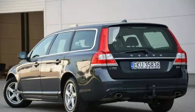 VOLVO V70 
