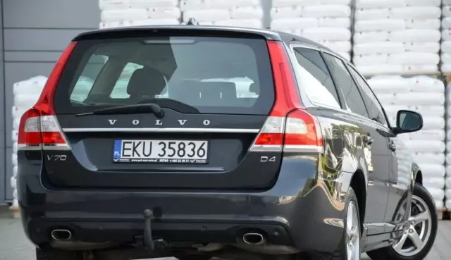 VOLVO V70 