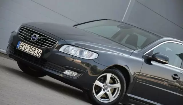 VOLVO V70 