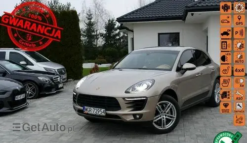 PORSCHE Macan 