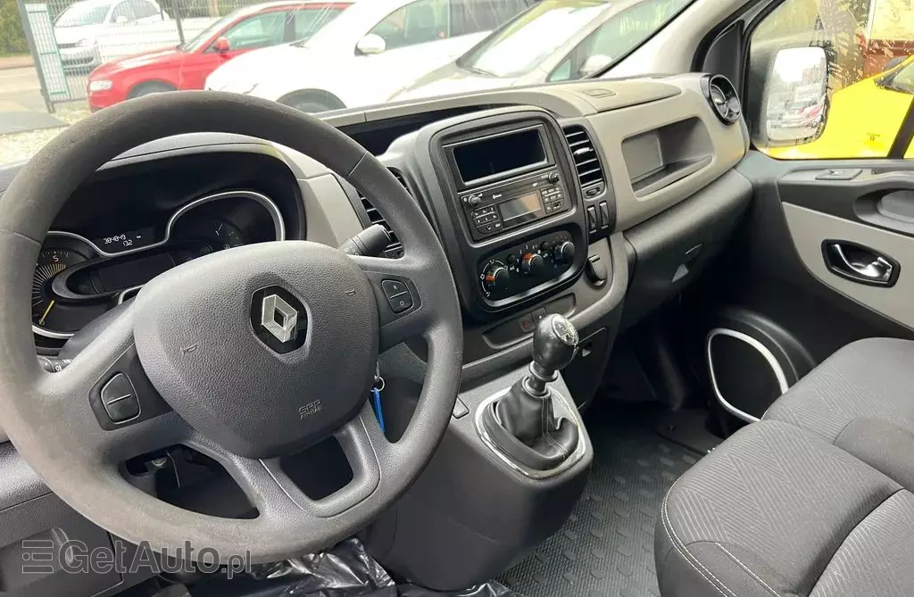 RENAULT Trafic 