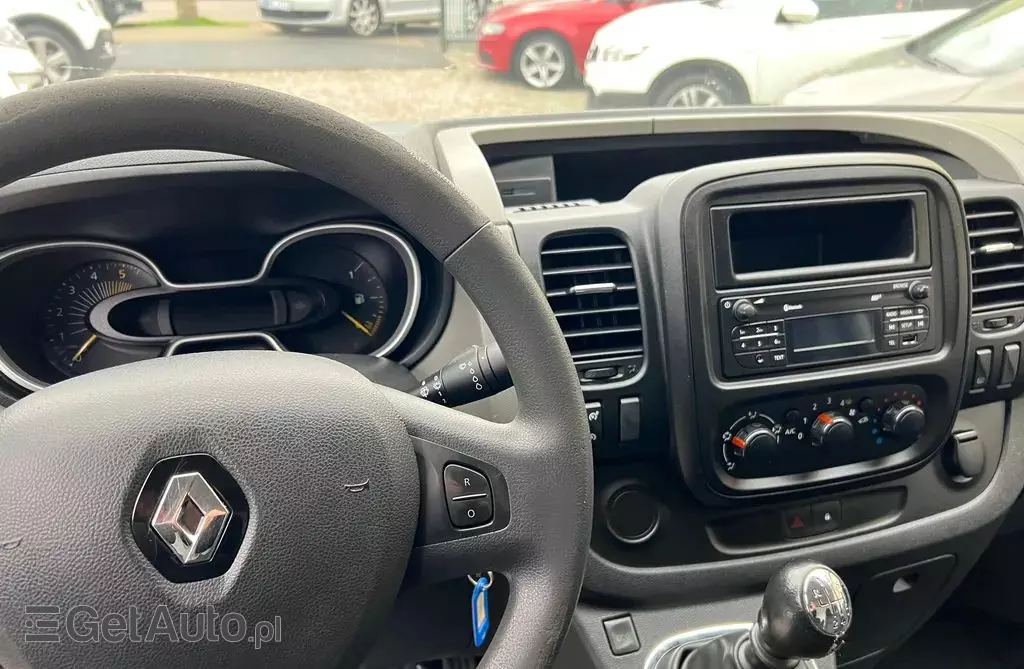 RENAULT Trafic 