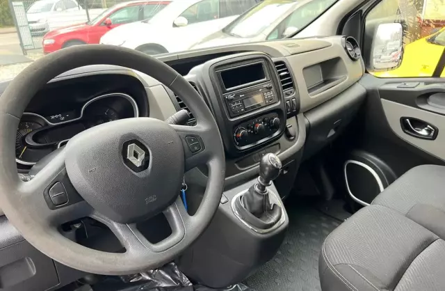 RENAULT Trafic 