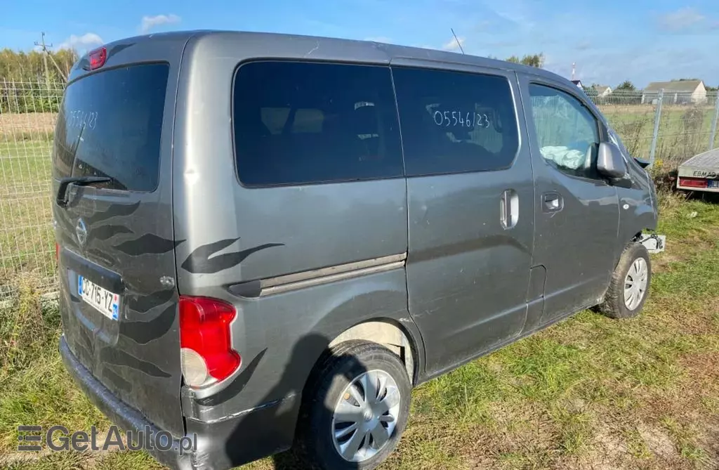 NISSAN NV200 