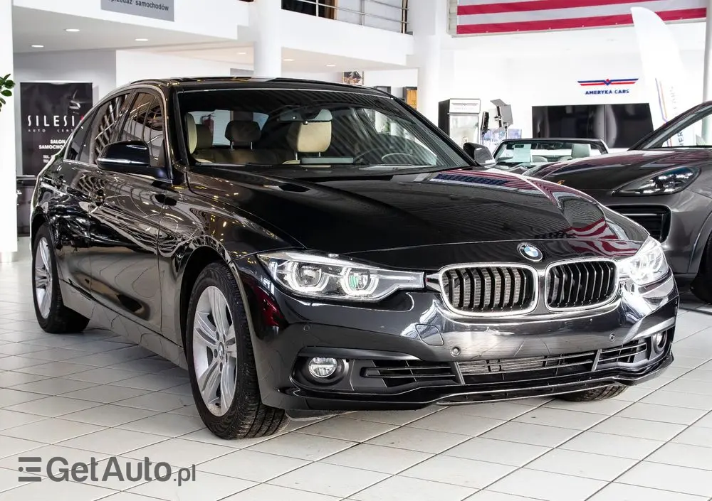 BMW Seria 3 330i GPF xDrive