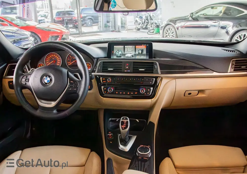 BMW Seria 3 330i GPF xDrive