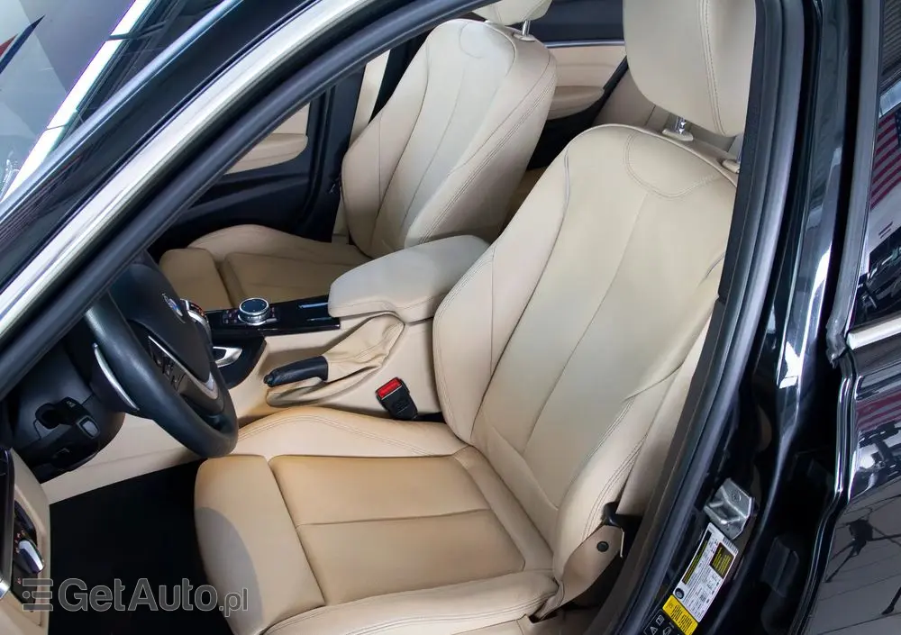 BMW Seria 3 330i GPF xDrive
