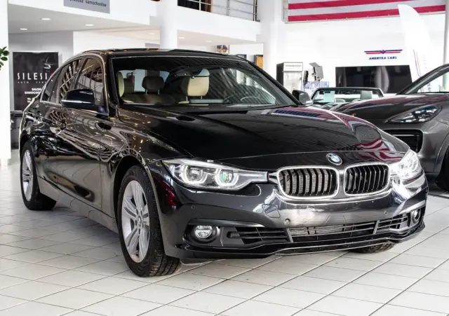 BMW Seria 3 330i GPF xDrive