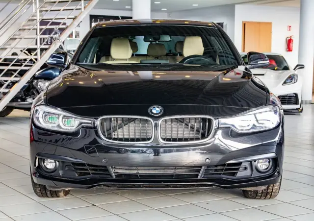 BMW Seria 3 330i GPF xDrive