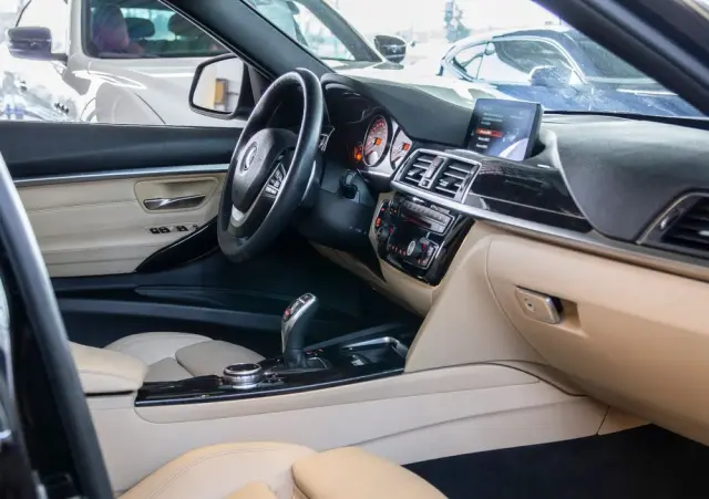 BMW Seria 3 330i GPF xDrive