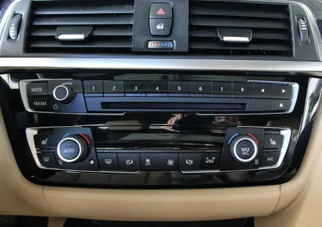 BMW Seria 3 330i GPF xDrive