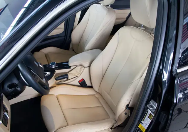 BMW Seria 3 330i GPF xDrive