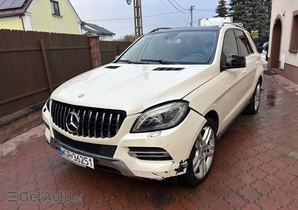 MERCEDES-BENZ ML 350 BlueTEC 4MATIC 7G-TRONIC Edition 1