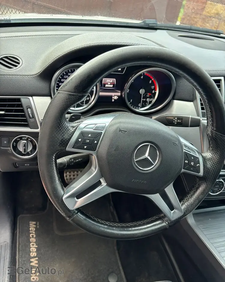 MERCEDES-BENZ ML 350 BlueTEC 4MATIC 7G-TRONIC Edition 1