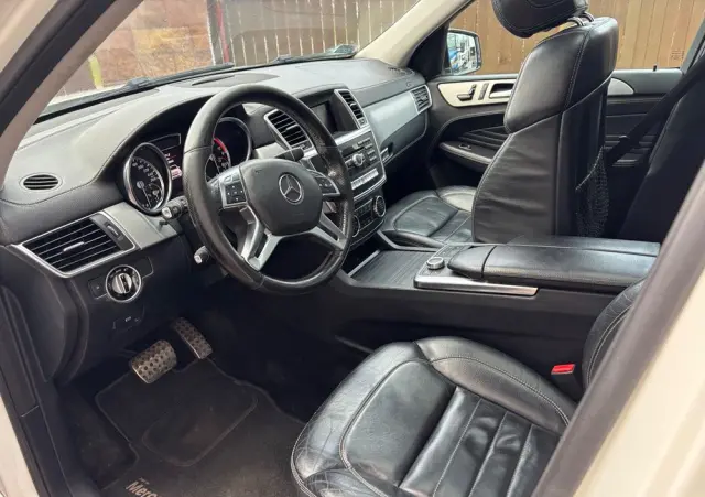 MERCEDES-BENZ ML 350 BlueTEC 4MATIC 7G-TRONIC Edition 1