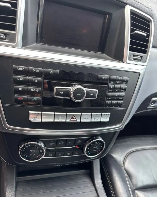 MERCEDES-BENZ ML 350 BlueTEC 4MATIC 7G-TRONIC Edition 1