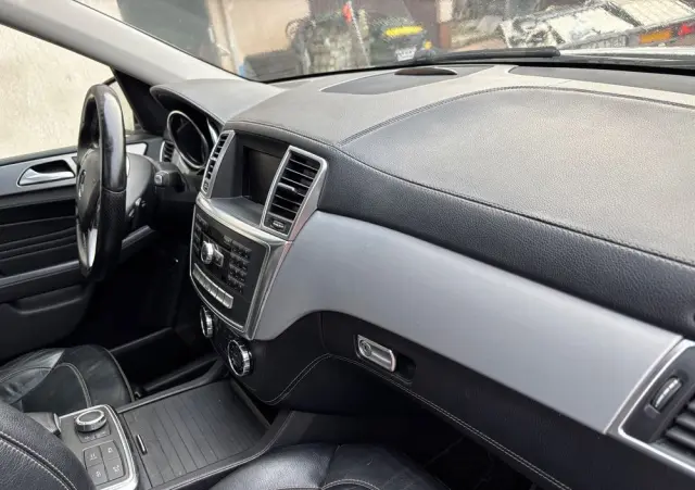 MERCEDES-BENZ ML 350 BlueTEC 4MATIC 7G-TRONIC Edition 1