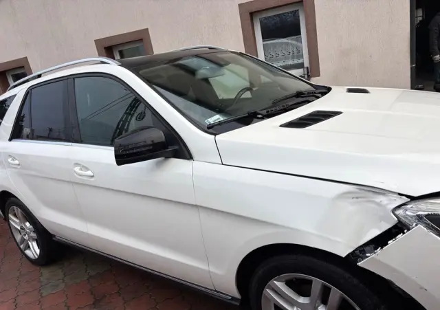 MERCEDES-BENZ ML 350 BlueTEC 4MATIC 7G-TRONIC Edition 1