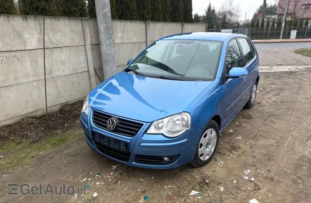 VOLKSWAGEN Polo 