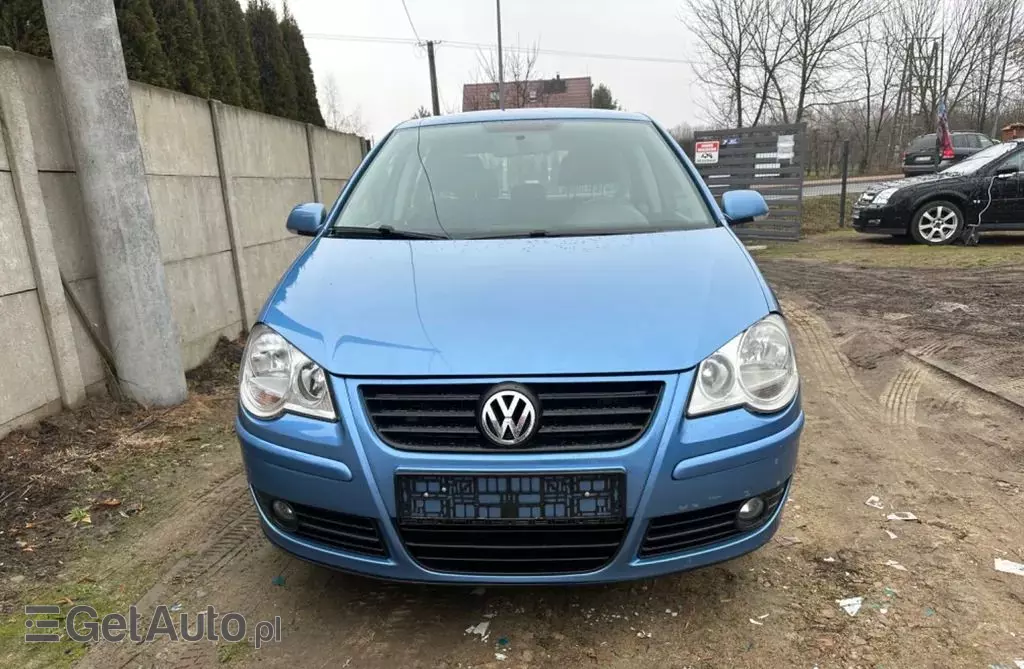 VOLKSWAGEN Polo 