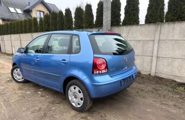 VOLKSWAGEN Polo 