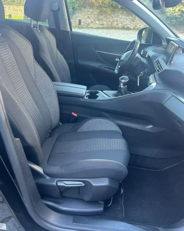 PEUGEOT 3008 1.2 PureTech Active Pack S&S