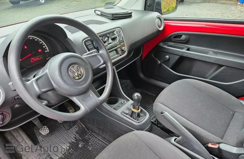 VOLKSWAGEN Up! 