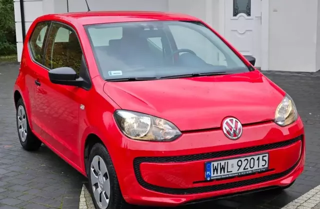 VOLKSWAGEN Up! 