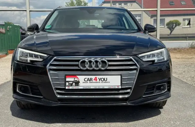 AUDI A4 