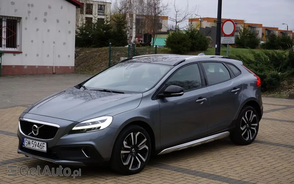 VOLVO V40 Cross Country D2 Momentum