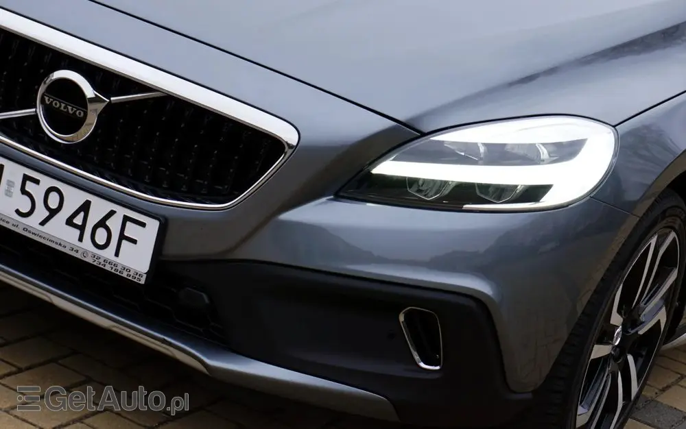 VOLVO V40 Cross Country D2 Momentum