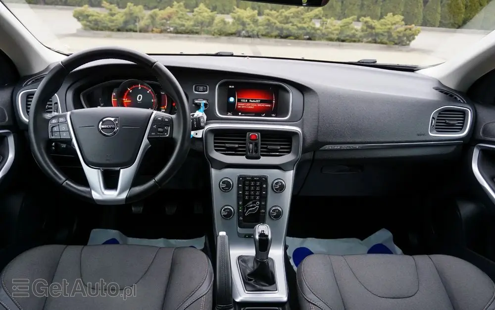 VOLVO V40 Cross Country D2 Momentum