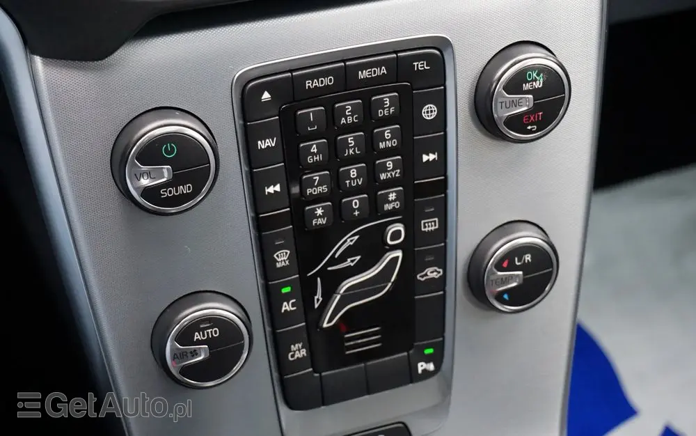 VOLVO V40 Cross Country D2 Momentum