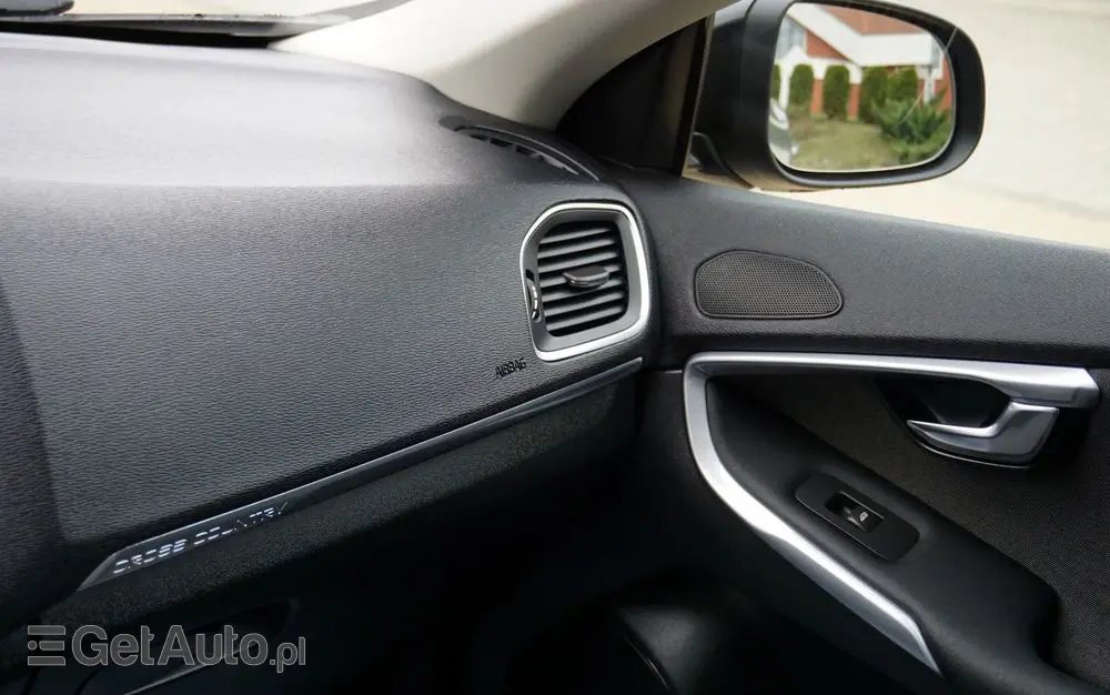 VOLVO V40 Cross Country D2 Momentum
