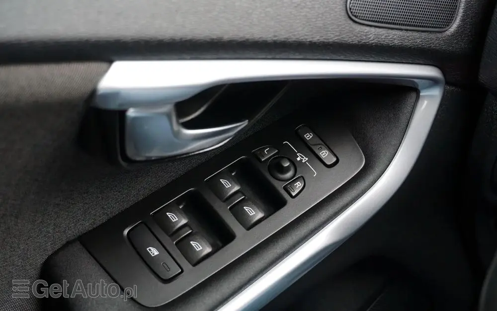 VOLVO V40 Cross Country D2 Momentum