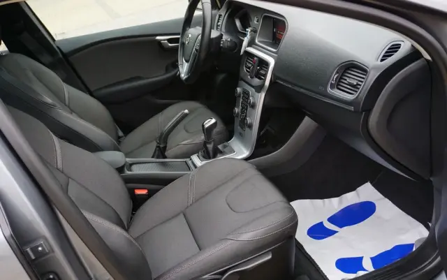 VOLVO V40 Cross Country D2 Momentum