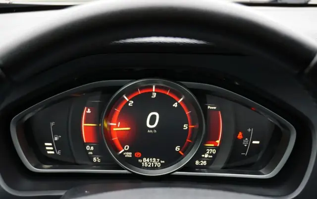 VOLVO V40 Cross Country D2 Momentum