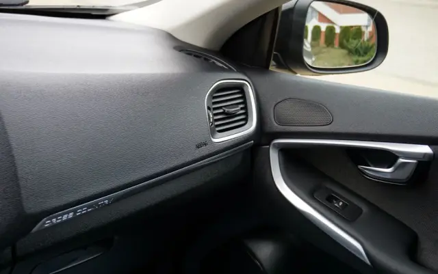 VOLVO V40 Cross Country D2 Momentum