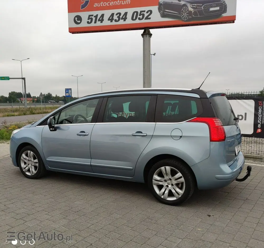 PEUGEOT 5008 
