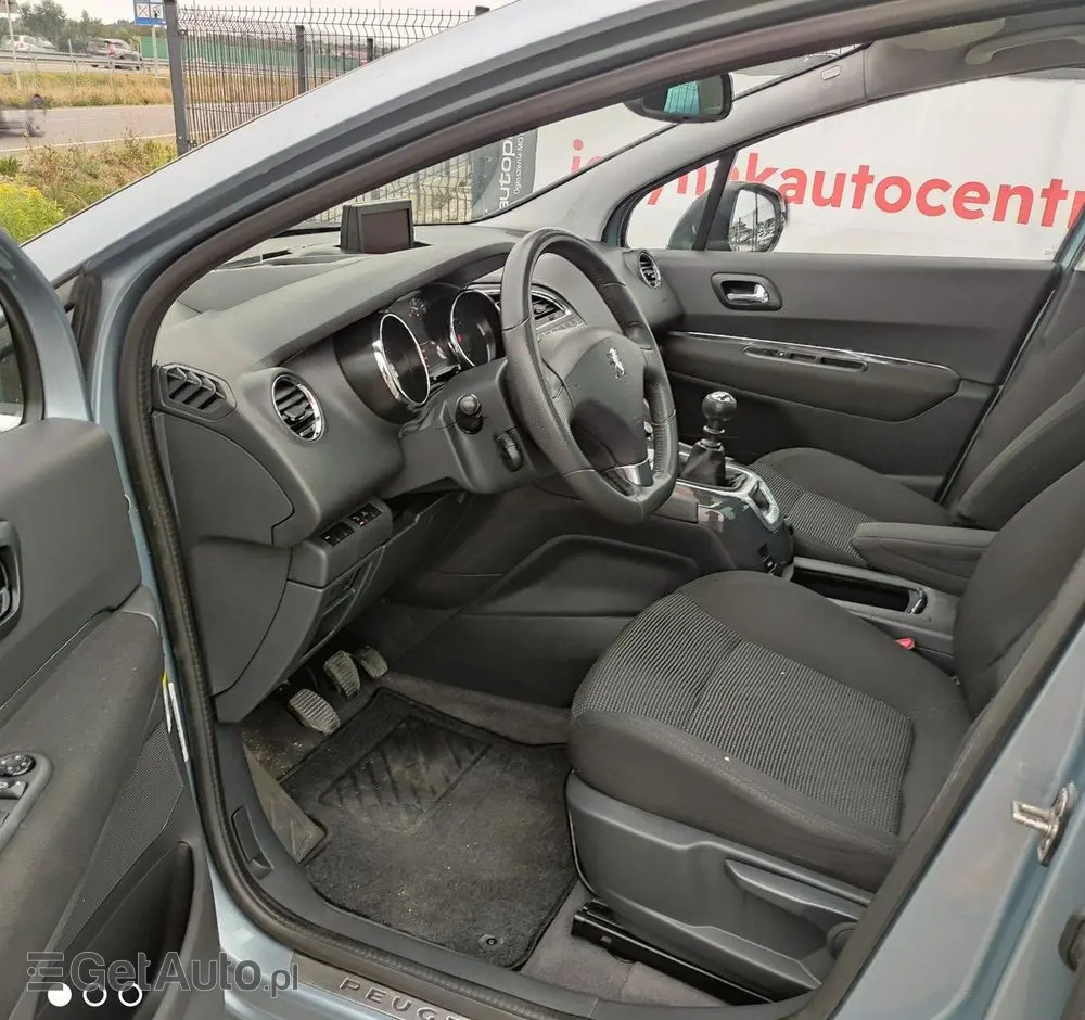 PEUGEOT 5008 