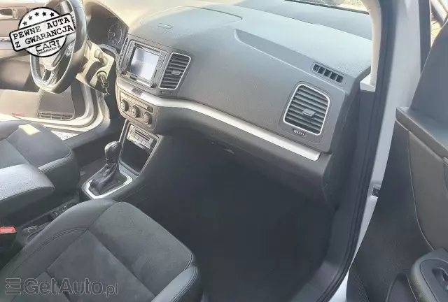 VOLKSWAGEN Sharan Highline DSG