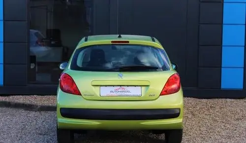 PEUGEOT 207 